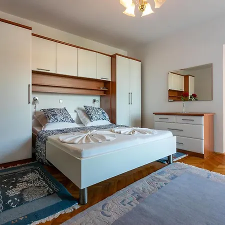Apartments Vila Antula Banjol Esterno foto