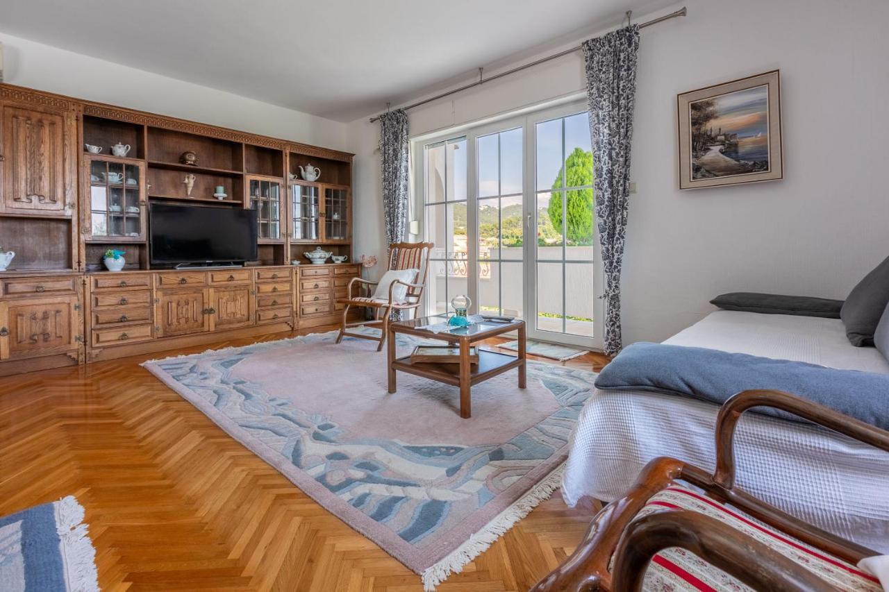 Apartment Antula