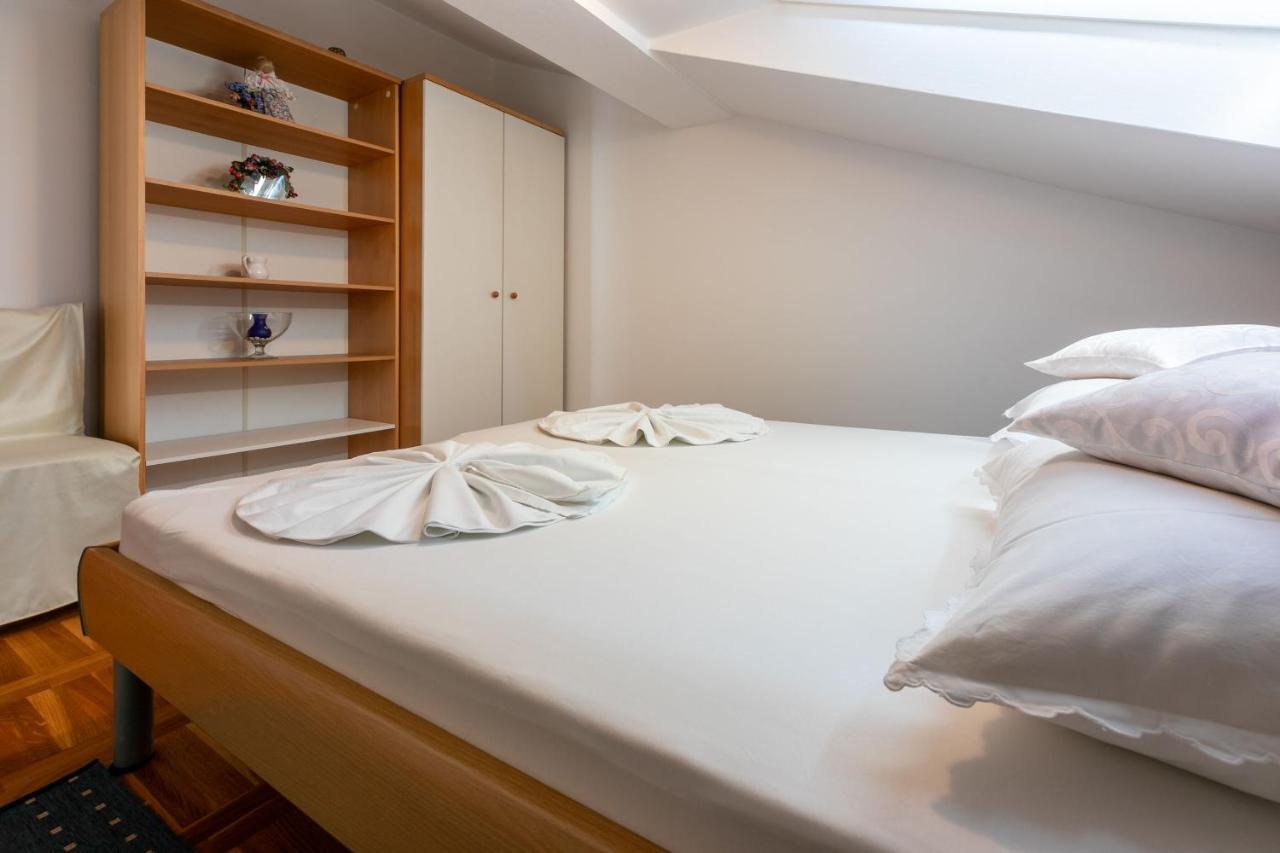 Antula Apartment *
