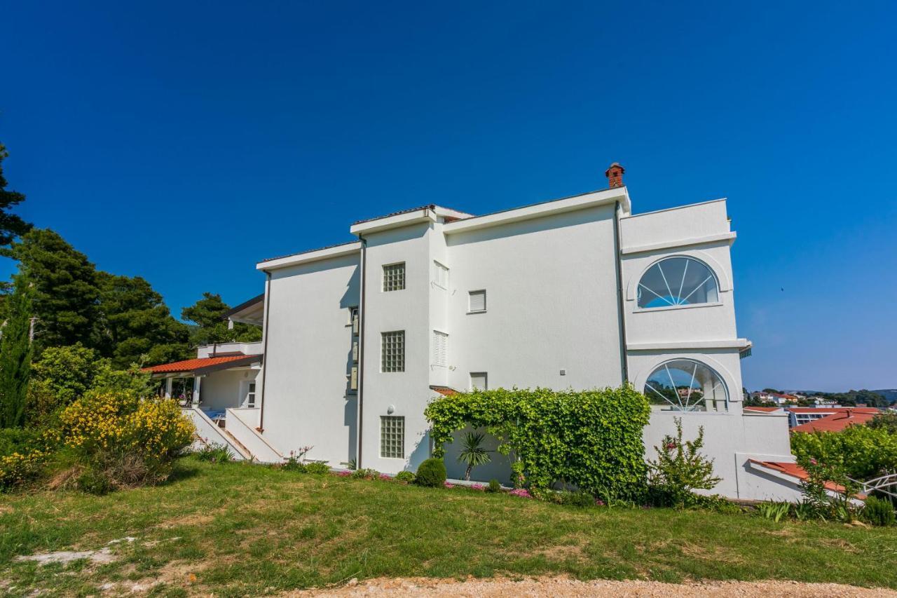 Antula Apartment Banjol