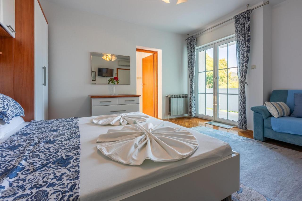 Antula Apartment *