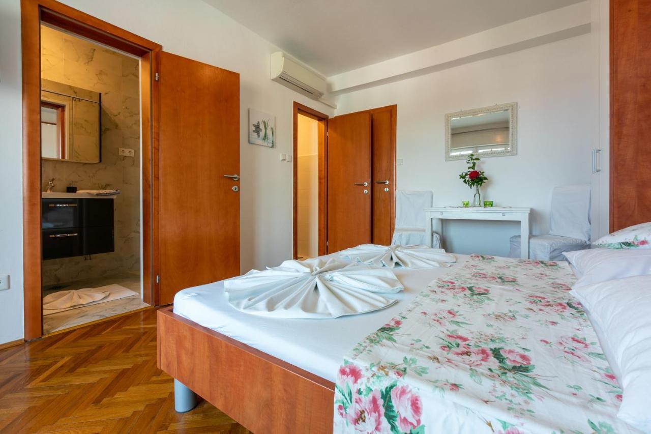 Antula Apartment *